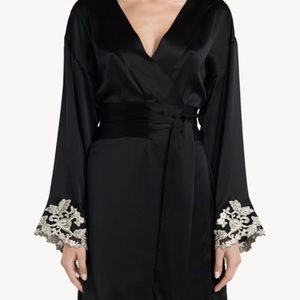 La Perla Madison silk short robe with frastaglio black